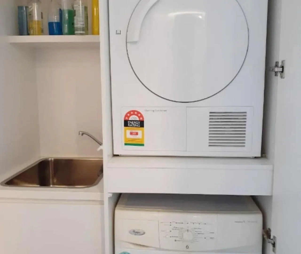 Lake View City Apartment With Free Parking Canberra