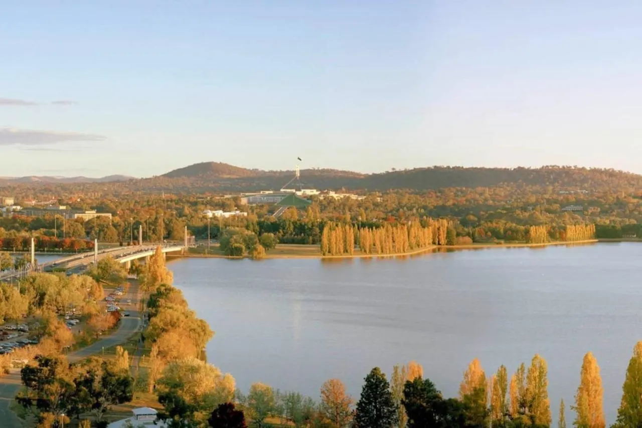 Lake View City Apartment With Free Parking Canberra Australia