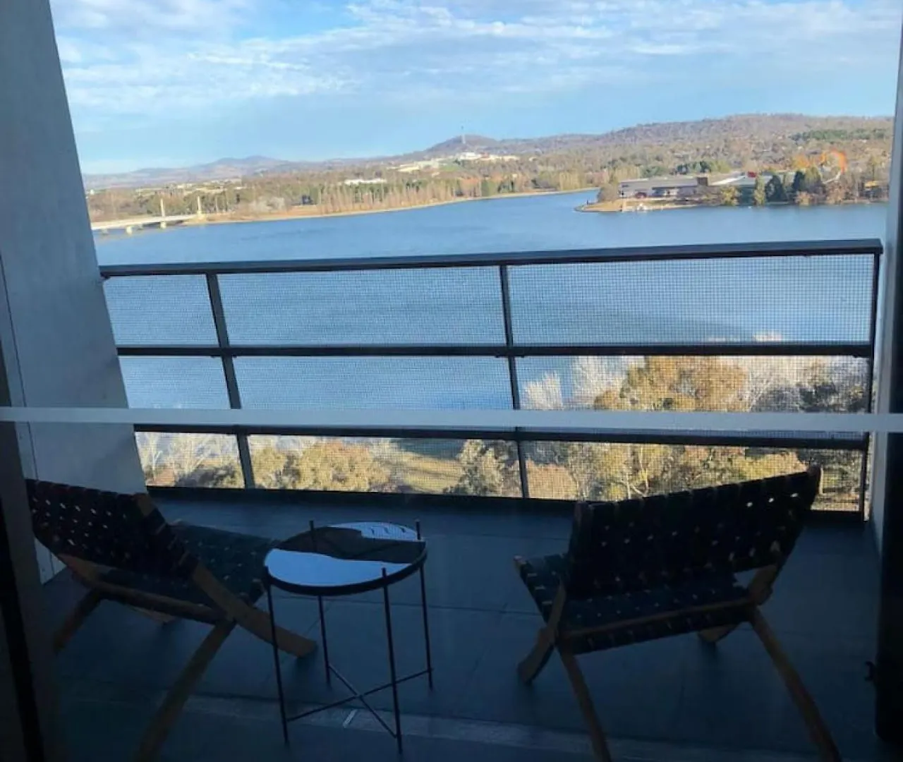 Lake View City Apartment With Free Parking Canberra